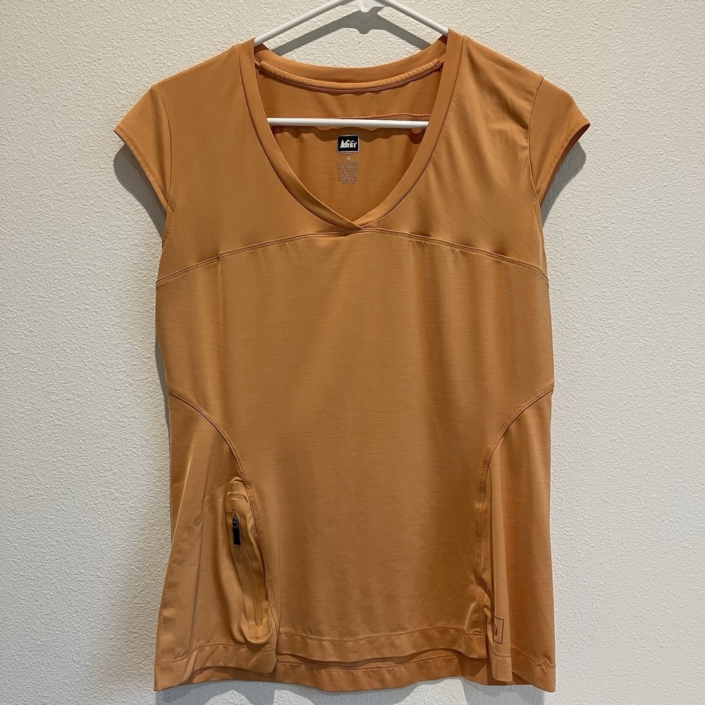 Women's REI Tank Top Zipper Pocket Peach color Sz M